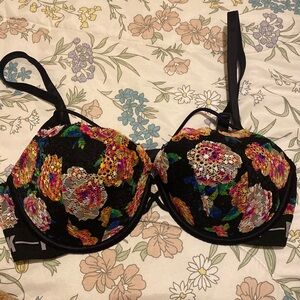 Victoria Secreat Bra 36D